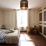 Domaine Des Lilas Bed & Breakfast
