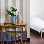 Domaine Des Lilas Oda ve Kahvaltı 3*