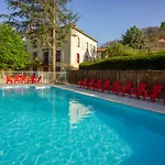 Domaine Des Lilas Bed & Breakfast