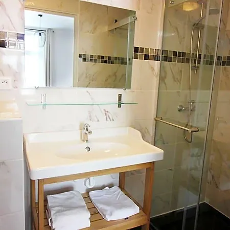 Domaine Des Lilas 3*