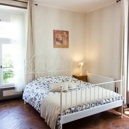 Domaine Des Lilas Bed & Breakfast